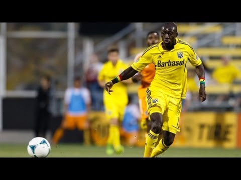 GOAL: Dominic Oduro strikes ball past Troy Perkins | Columbus Crew vs Montreal Impact