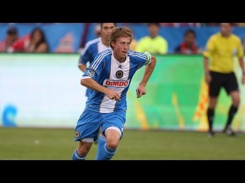 GOAL: Brian Carroll shot from distance goes in | Philadelphia Union vs Columbus Crew