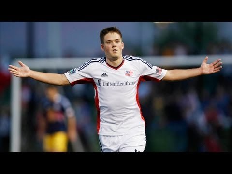 GOAL: Kelyn Rowe finds redemption with rebound | New England Revolution vs Chicago Fire