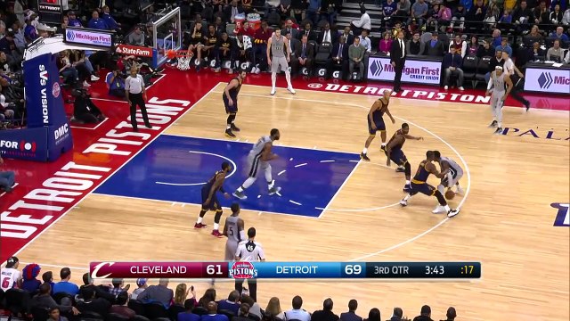 Iman Shumpert Finishes the Sweet Reverse Layup _ 12.26.16-HbIb7XvvjjE