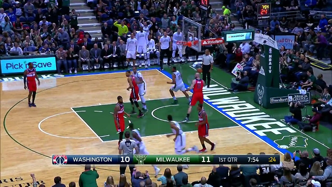 Jabari With The Slick Slam Off The Giannis Pass _ 12.23.16-qe7yGLALdQM