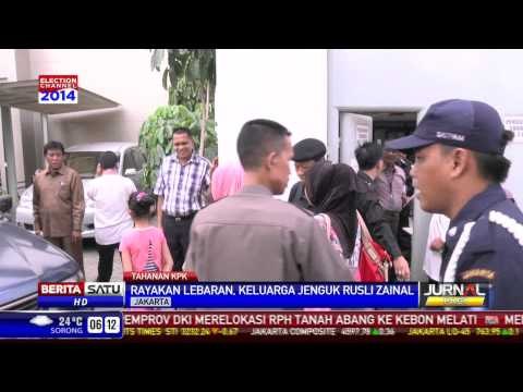 Rayakan Lebaran, Keluarga Jenguk Rusli Zainal