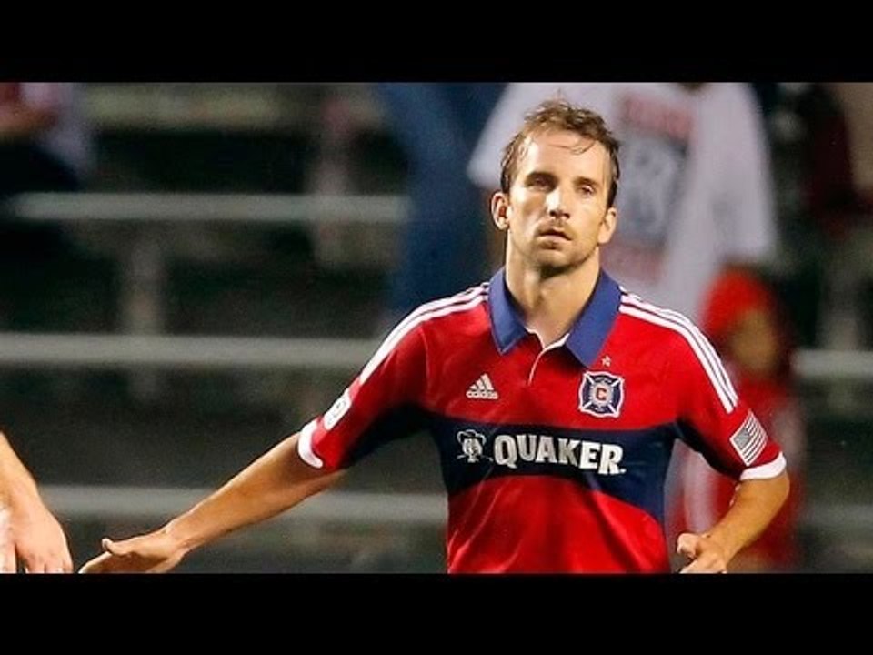 GOAL: Mike Magee scores his 16th of the year to equalize | Chicago Fire vs. NE Revolution