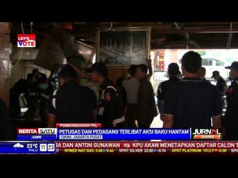 Pembongkaran Kios Parsel di Stasiun Cikini Ricuh