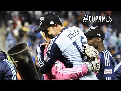 ESPAÑOL: Claudio 'Taca' Bieler celebra campeonato con Sporting KC