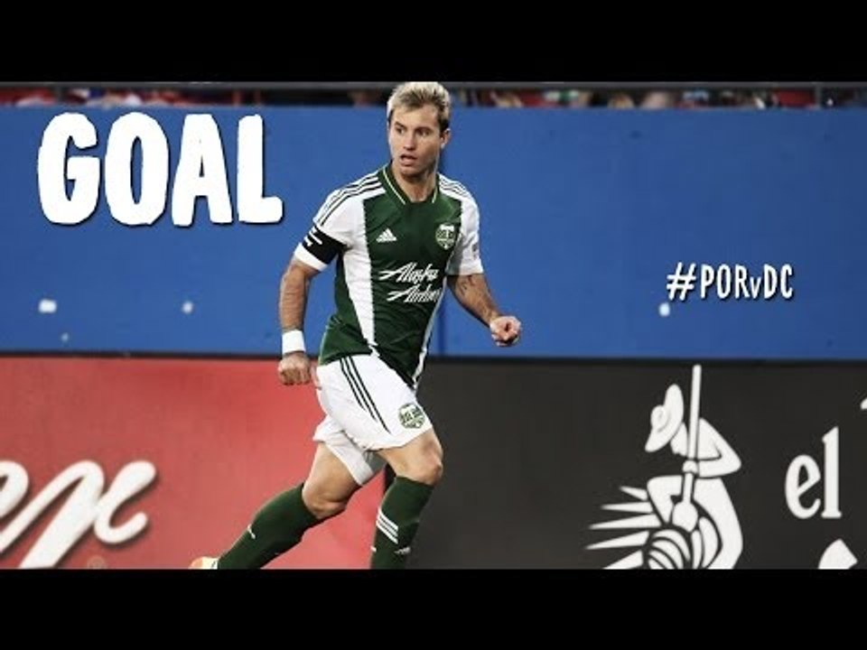 GOAL: Gaston Fernandez gets an acrobatic goal off of a perfect ball in from Valeri.