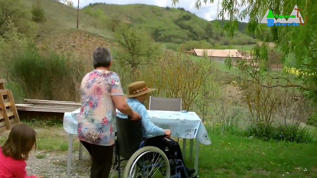 D!CI TV : Une maison d'accueil pour personnes âgées à Lazer.
