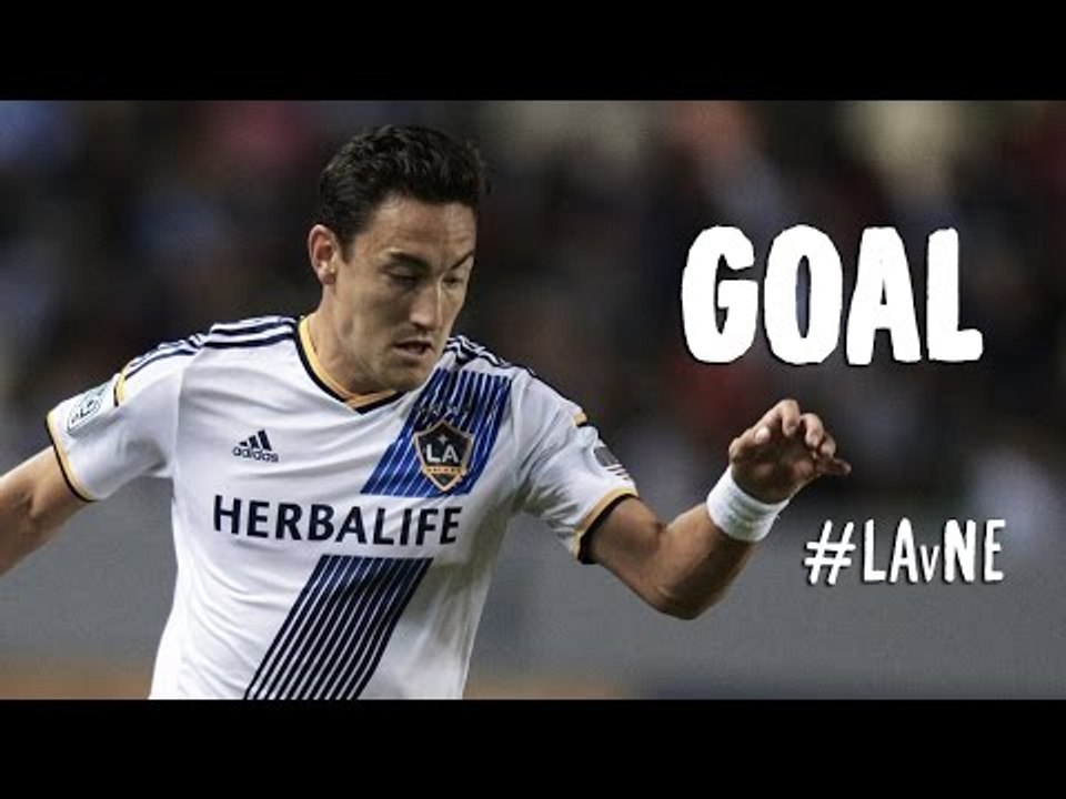 GOAL: Stefan Ishizaki's free kick deflects in | L.A. Galaxy vs New England Revolution