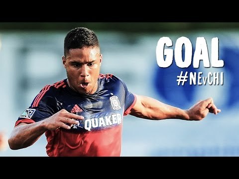 GOAL: Quincy Amarikwa muscles his way past Farrell | New England Revolution vs. Chicago Fire