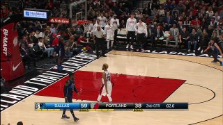 Seth Curry Hits Double Clutch Buzzer Beater _ 12.21.16-Wur8QWblBNo