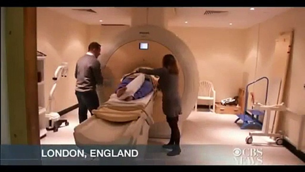 Ces deux jumeaux se battent pour gagner de la place dans l'utérus