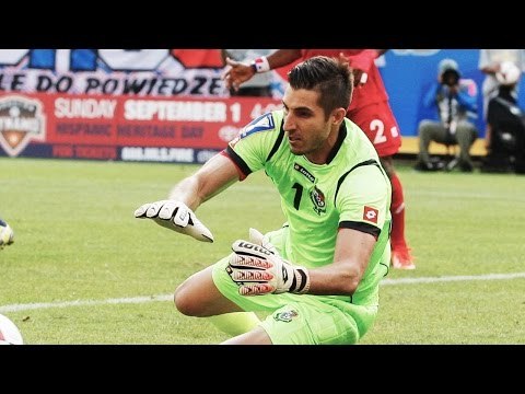 ESPAÑOL: Jaime Penedo No podemos jugar un fútbol profesional con 10 hombres