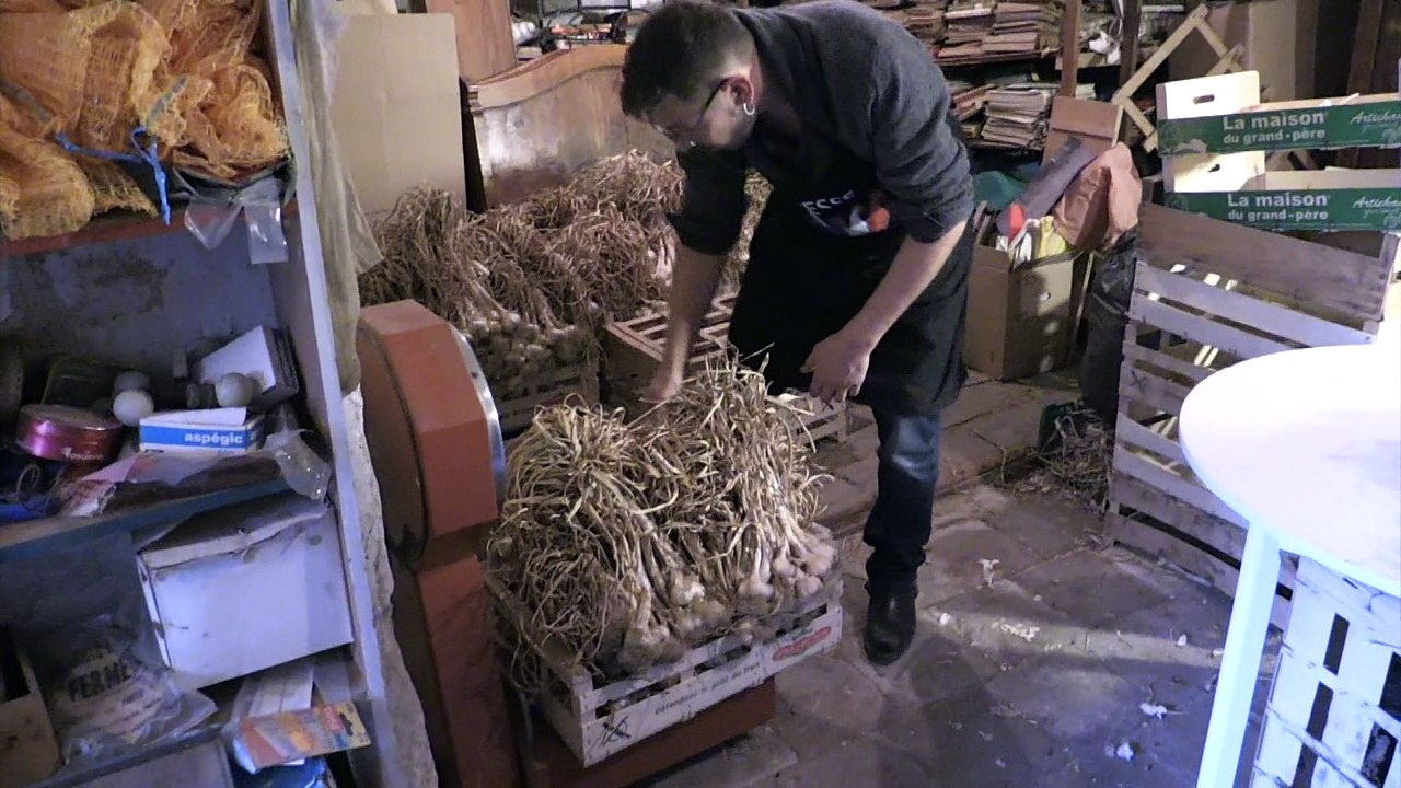 Ajo negro, a la conquista de los paladares de Francia