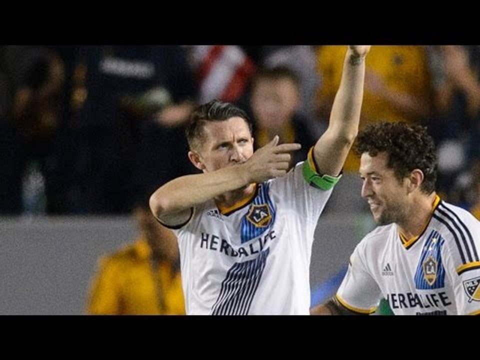 GOAL: Robbie Keane slices through the defense and opens scoring | LA Galaxy v Houston Dynamo