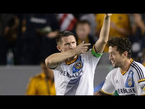 GOAL: Robbie Keane slices through the defense and opens scoring | LA Galaxy v Houston Dynamo