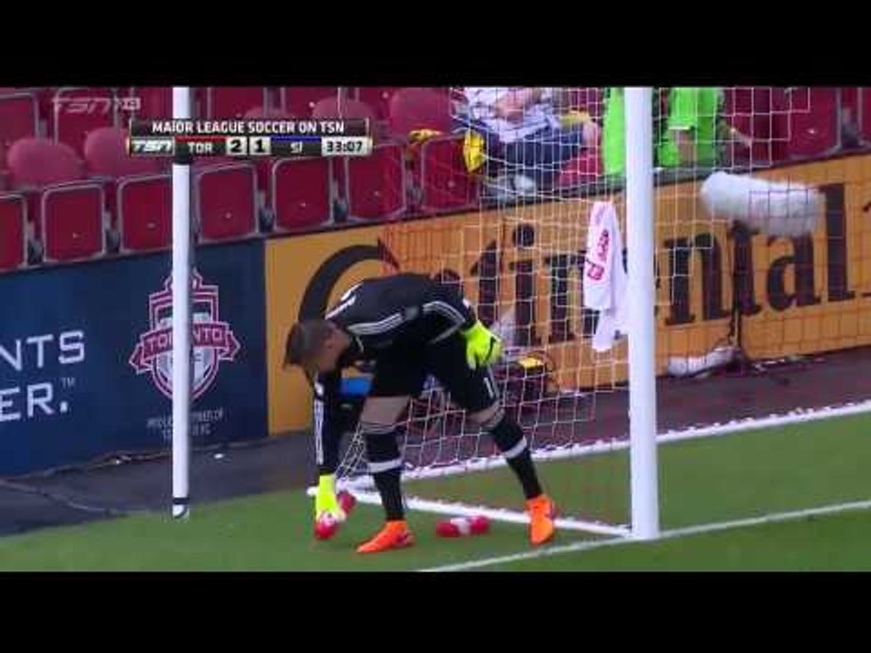 GOAL: Warren Creavalle rockets one past David Bingham to put Toronto back on top