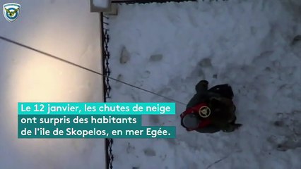 Grèce : des habitants évacués par hélicoptère à cause de la neige