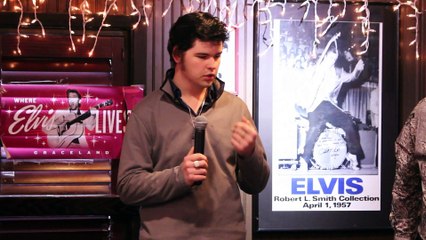 Jamie Reavis sings 'Just Pretend' Marlowes Jan 8 2017