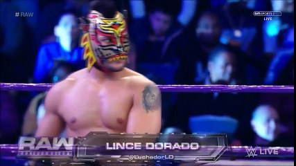 Neville vs. Lince Dorado