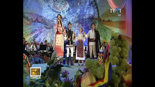 Adriana Deaconu - Lasa, neica, ochii-n jos (Festivalul Strugurele de aur - Jidvei 2016)