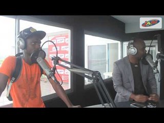 La tribu JAM réalise le rêve de DJ Max ( un artiste un herbe ) .