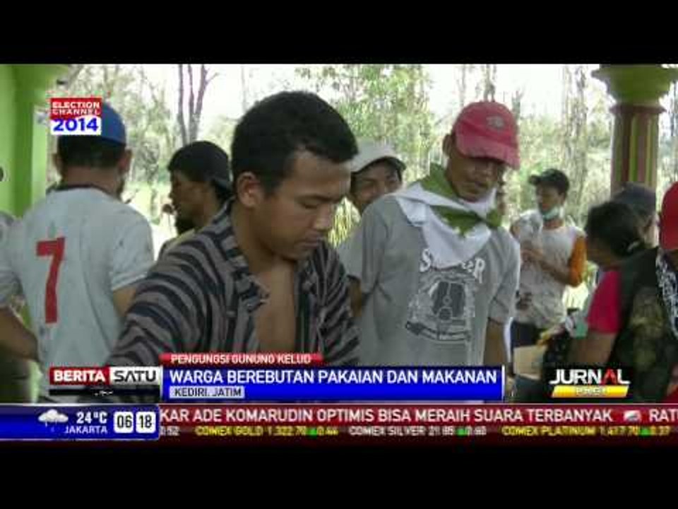 Terdampak Erupsi, Warga Desa Lahar Pang Berebut Baju Bekas