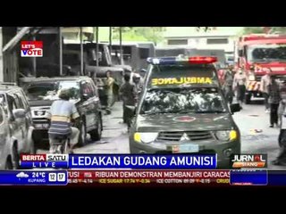 Puluhan Ambulans Lalu Lalang Membawa Korban Ledakan Gudang Amunisi