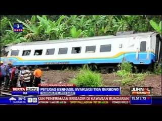 Gerbong Lokomotif KA Malabar Masih di Jurang