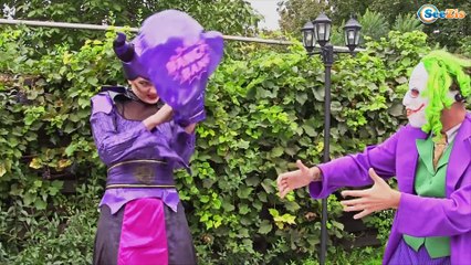 FROZEN ELSA vs MALEFICENT! w/ Spiderman vs Hulk & Joker - Superhero Fun in Real Life. Ep. 139