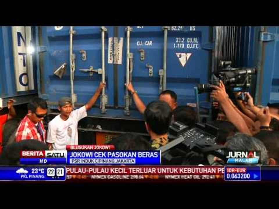 Jokowi Cek Pasokan Beras di Pasar Induk Cipinang