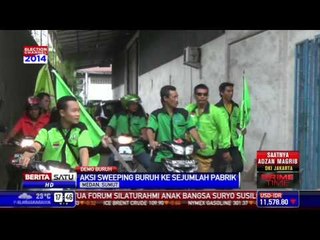 Buruh Sweeping Kawasan Industri di Medan