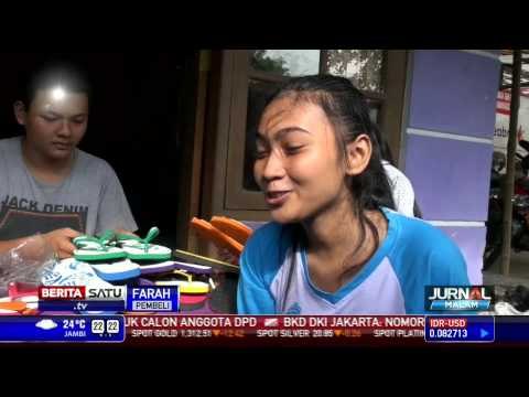 Sandal Motif Piala Dunia di Kudus