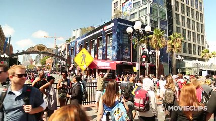 Enemies Hugging It Out - Comic-Con (2015) HD-x3W4MzGalag