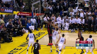 Curry Dishes Behind the Back For Klay 3-Pointer _ 12.28.16-ROes62AmAJ8