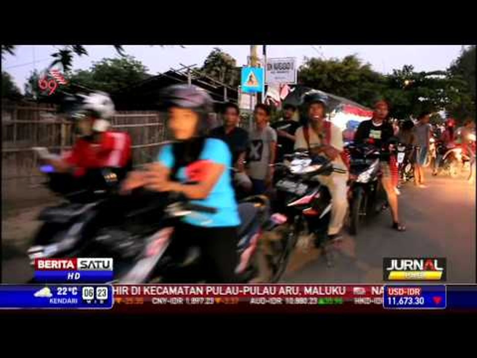 Warga Indramayu Antre Beli BBM