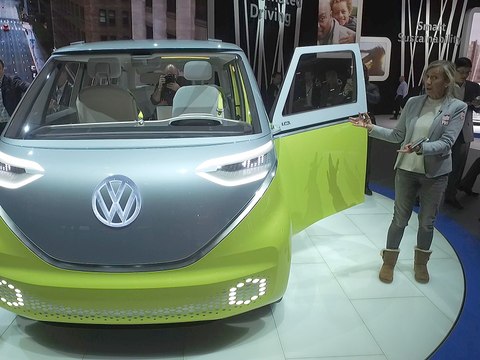 A bord du Volkswagen I.D. BUZZ au Salon de Détroit 2017