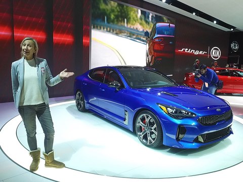 A bord de la Kia Stinger au Salon de Détroit 2017