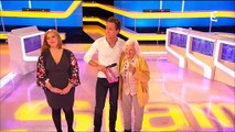 Cyril Féraud accueille une femme âgée de 97 ans sur le plateau du jeu 