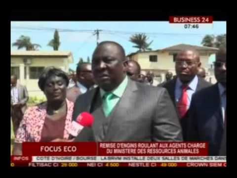 Business 24 /Focus Eco - Remise d'engins roulant aux agents du ministre des ressources animales