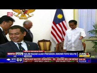 Скачать видео: PM Malaysia Ajak Jokowi Berfoto Selfie