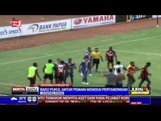 Baku Pukul Nodai Pertandingan Persipura Vs Arema