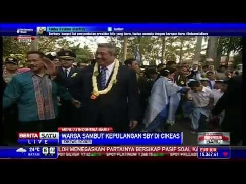 Warga Cikeas Sambut Kepulangan SBY dan Ani Yudhoyono