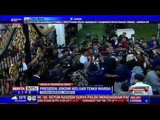 Sebelum ke Monas, Jokowi Salami Warga di Luar Istana