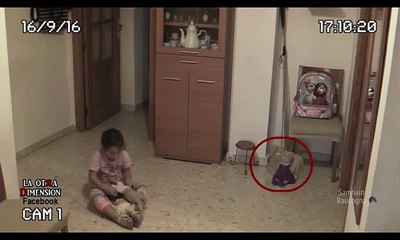 Girl Playing in Room 🏡