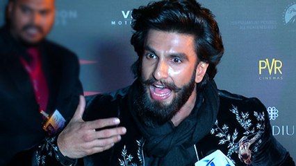 Ranveer Singh MAKES FUN Of A Journalist  xXx Return Of Xander Cage India Premiere