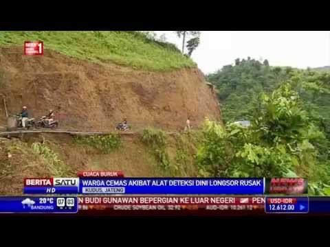 Tanah Longsor Memutus Jalan Antar Desa di Kudus