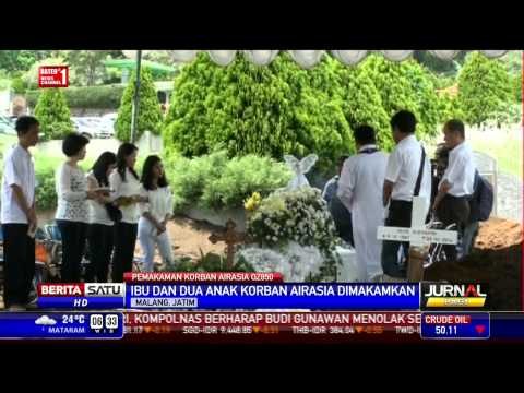 Ibu dan Anak Korban AirAsia Dimakamkan di Malang