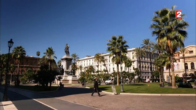 Italie : T'as une idée de combien je gagne avec les migrants ? Le trafic de drogue est moins rentable... - Regardez