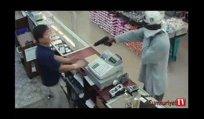 Silahlı soygun anı kamerada