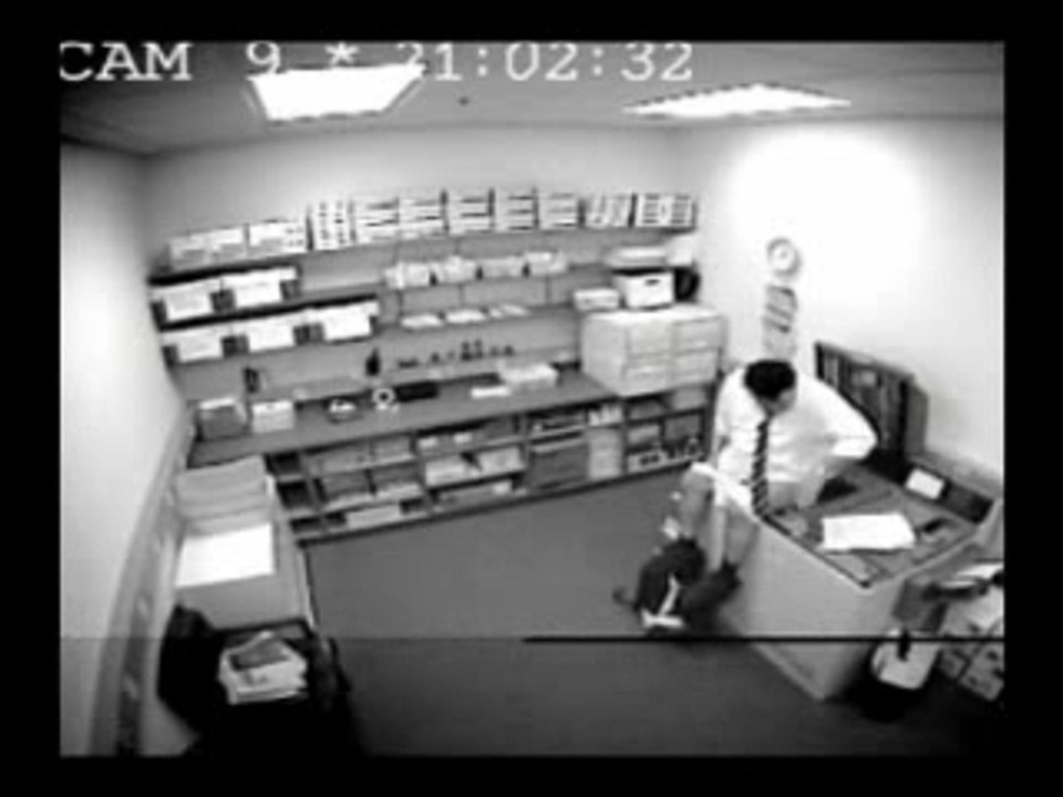 regis se sert de la photocopieuse